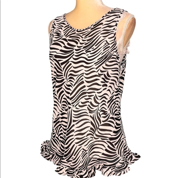 Escapades Black & White Animal Print Ruffle Hem Sleeveless Blouse Large Classy - Picture 3 of 5